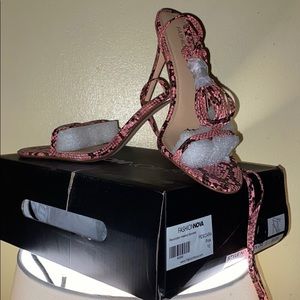 Fashion nova pink Snake Skin heels